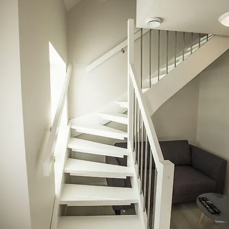 Housing מלון דירות 4*